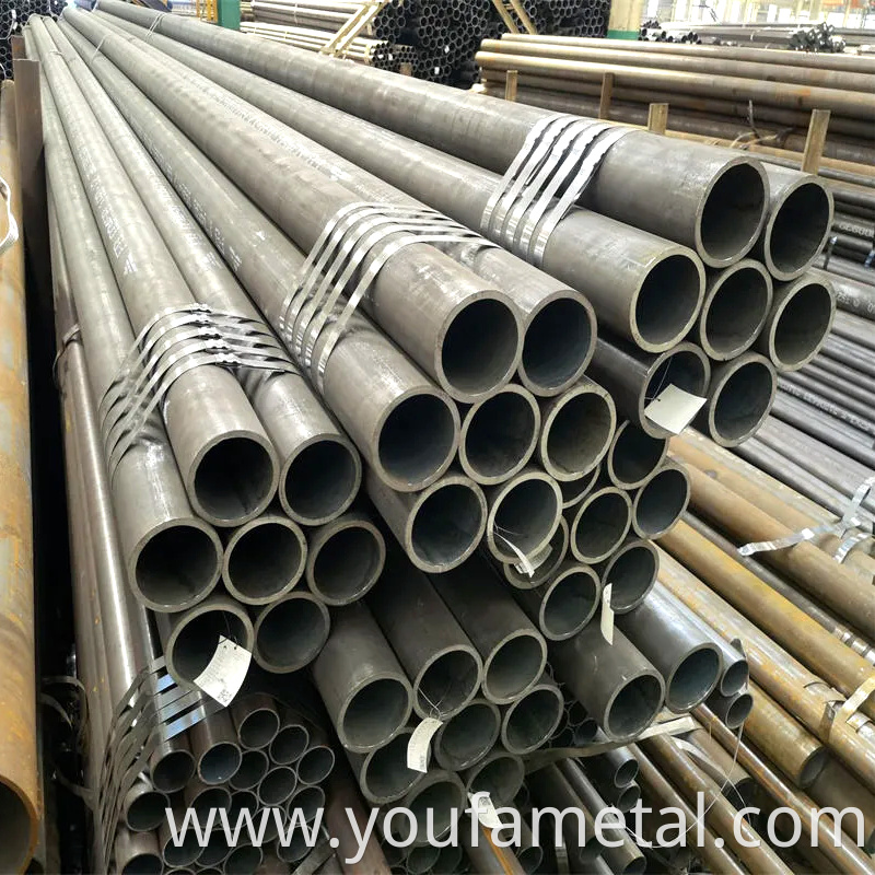 Black Seamless Steel Pipe 5